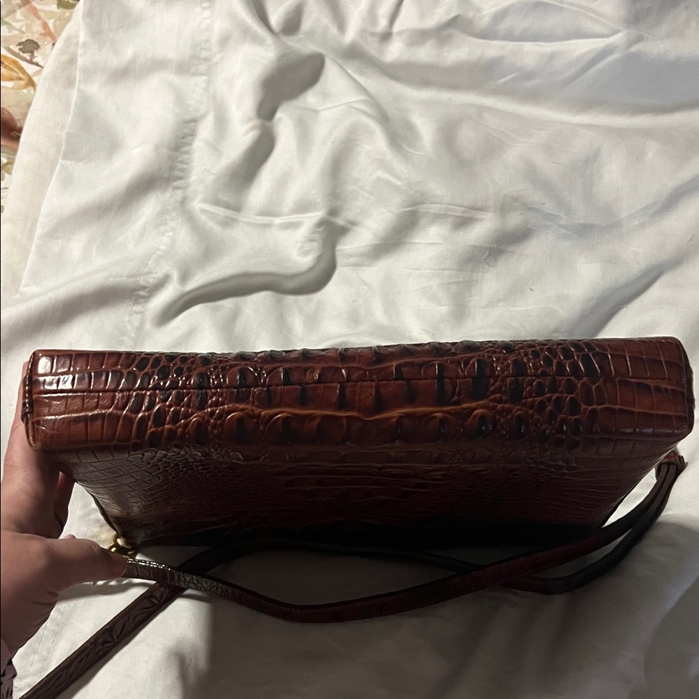 Brahmin Elegant Brown leather Crocodile Embossed Shoulder Bag - Picture 11 of 14